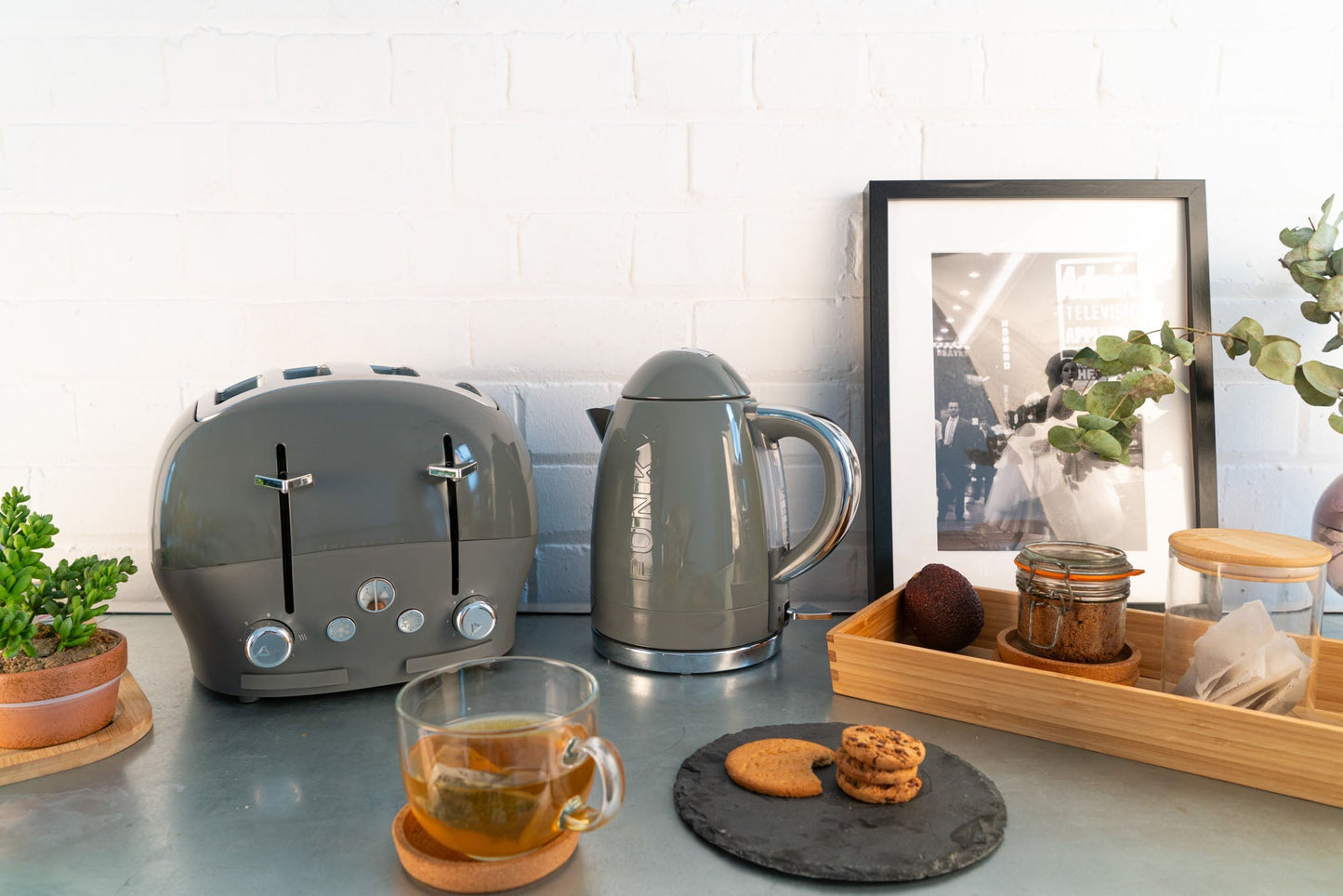 Grey Funky Kettle and 4-Slice Funky Toaster Set